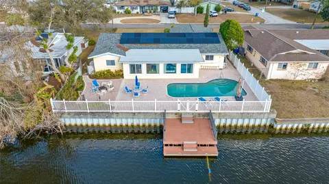 1822 Winchester Rd N, Saint Petersburg, FL 33710