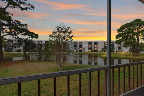 6188 80th St N #101, Saint Petersburg, FL 33709