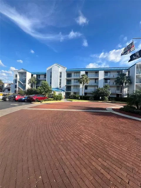2424 W Tampa Bay Blvd #L203, Tampa, FL 33607