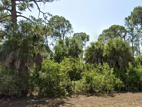124 Coca Ln, Rotonda West, FL 33947