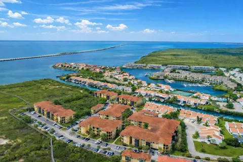 4323 Bayside Village Dr #219, Tampa, FL 33615