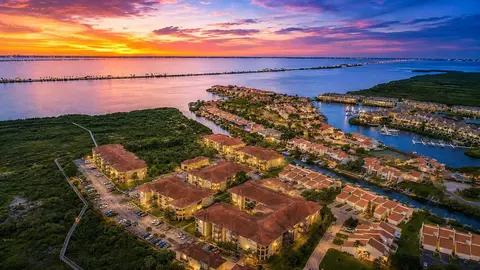 4323 Bayside Village Dr #219, Tampa, FL 33615