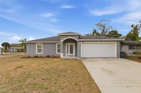 5037 School Rd, New Port Richey, FL 34653