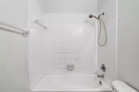 Bath - 6229 Olivedale Dr, Riverview, FL 33578 photo 2 of 5