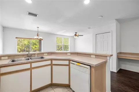 Kitchen - 6229 Olivedale Dr, Riverview, FL 33578 photo 5 of 6