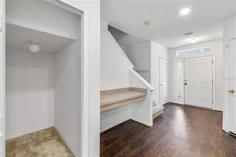 Entry Way - 6229 Olivedale Dr, Riverview, FL 33578 photo 6 of 6