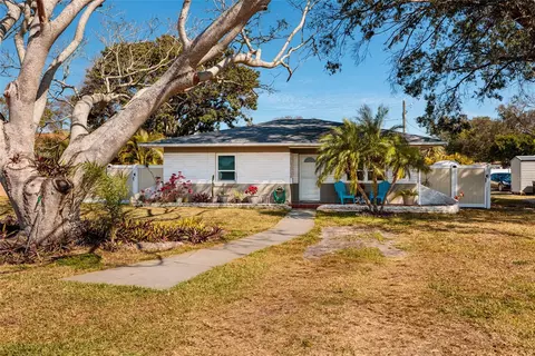 7201 Grevilla Ave S, South Pasadena, FL 33707