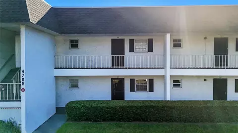 4705 5th St W #302, Bradenton, FL 34207