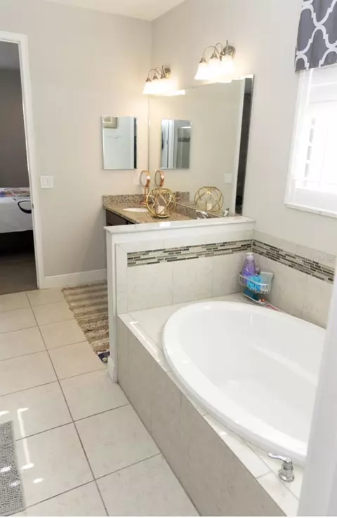 Bath - 1216 Old Windsor Way, Spring Hill, FL 34609 photo 4 of 9