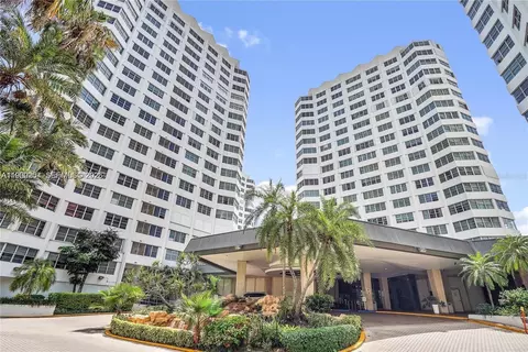 999 Brickell Bay Dr #1202, Miami, FL 33131