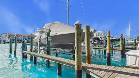 121 1st St E #109, Tierra Verde, FL 33715