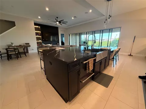 Kitchen - 10958 Rustic Timber Loop, San Antonio, FL 33576 photo 4 of 6