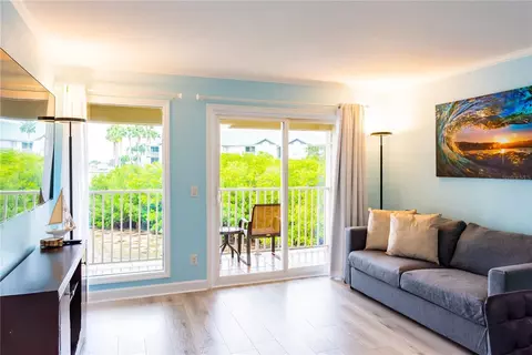 2506 N Rocky Point Dr #275, Tampa, FL 33607