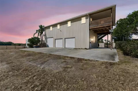 4026 Mcintosh Estates Ln, Plant City, FL 33565
