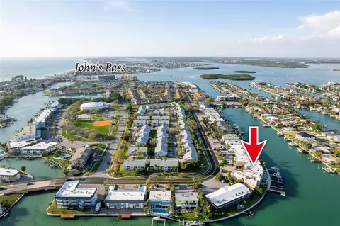 11605 3rd St E #207, Treasure Island, FL 33706