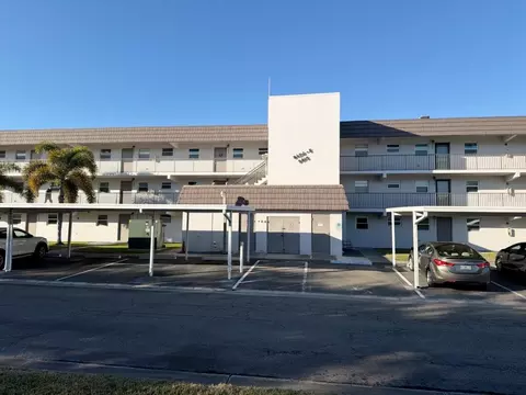 9815 47th Ave N #207, Saint Petersburg, FL 33708