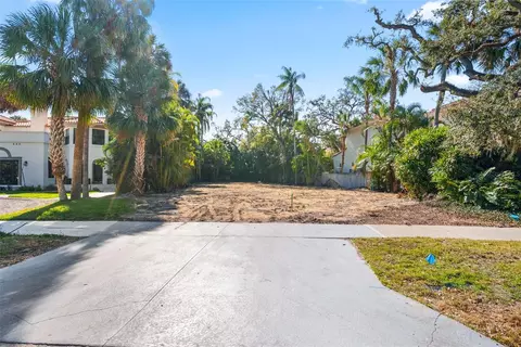 808 S Bayside Dr, Tampa, FL 33609
