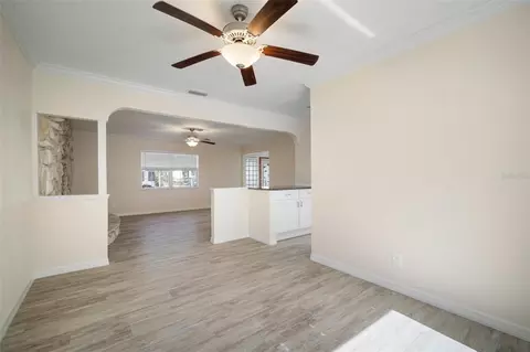 Living - 910 Spindle Palm Way, Apollo Beach, FL 33572 photo 7 of 10
