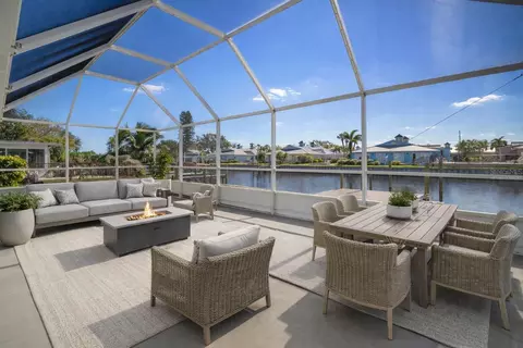 910 Spindle Palm Way, Apollo Beach, FL 33572