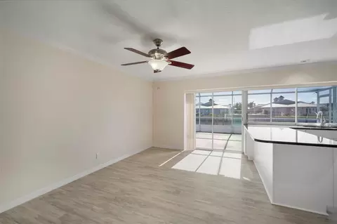 Living - 910 Spindle Palm Way, Apollo Beach, FL 33572 photo 2 of 10