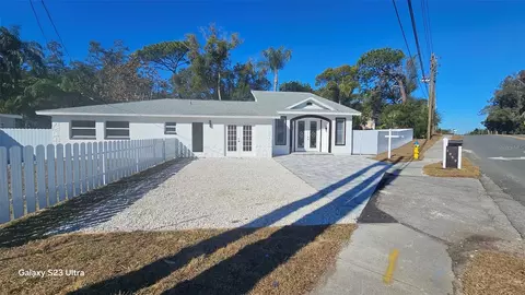 1092 N Florida Ave, Tarpon Springs, FL 34689