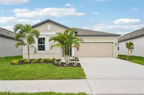 5924 Fresh Flora Dr, Wimauma, FL 33598