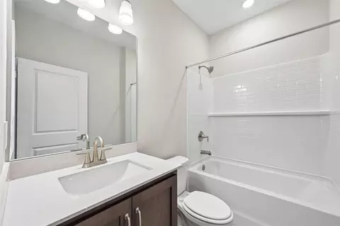 Bath - 5924 Fresh Flora Dr, Wimauma, FL 33598 photo 1 of 3