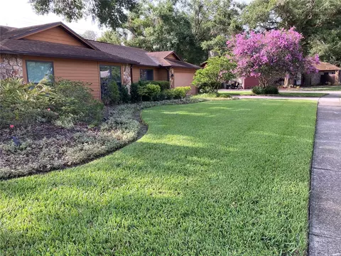 6709 Peachtree Dr, Temple Terrace, FL 33617