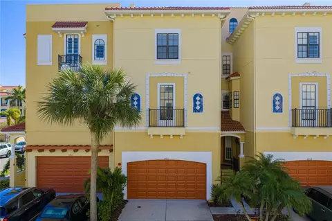 6411 Mayra Shores Ln, Apollo Beach, FL 33572