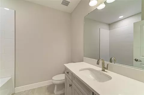 Bath - 10858 Spring Sapling Cir, Parrish, FL 34219 photo 6 of 7