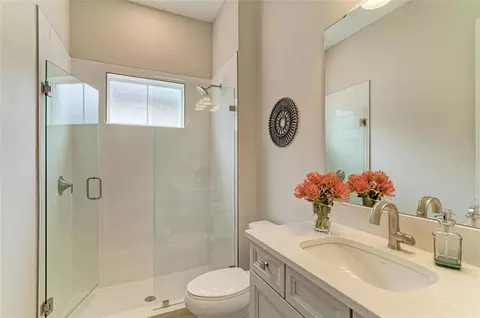 Bath - 10858 Spring Sapling Cir, Parrish, FL 34219 photo 5 of 7
