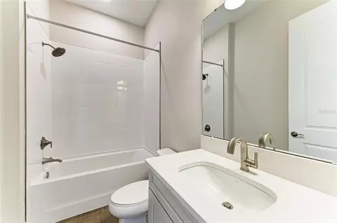 Bath - 10858 Spring Sapling Cir, Parrish, FL 34219 photo 4 of 6