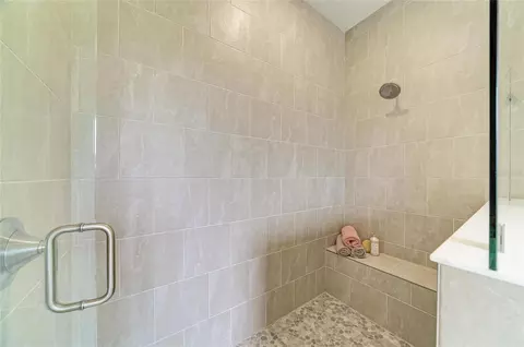 Bath - 10858 Spring Sapling Cir, Parrish, FL 34219 photo 3 of 7
