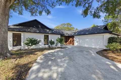 1325 Riverside Dr, Tarpon Springs, FL 34689
