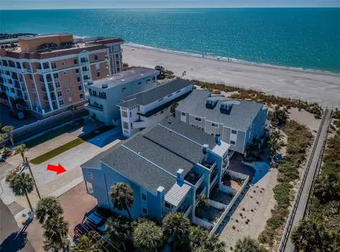 12274 1st St W #8, Treasure Island, FL 33706