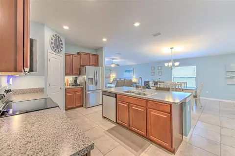 Kitchen - 12619 Lemon Pepper Dr, Riverview, FL 33578 photo 3 of 4