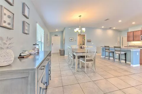 Dining - 12619 Lemon Pepper Dr, Riverview, FL 33578 photo 5 of 5