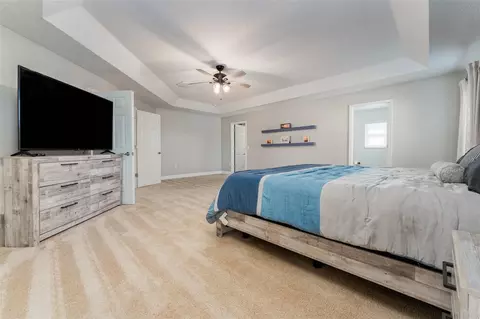 Bedroom - 5431 Sandy Shell Dr, Apollo Beach, FL 33572 photo 2 of 4