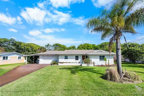 812 E 13th Ave, New Smyrna Beach, FL 32169