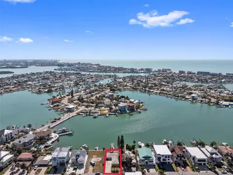 837 Bay Point Dr, Madeira Beach, FL 33708