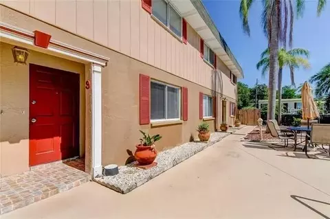 300 6th St N #W2, Safety Harbor, FL 34695