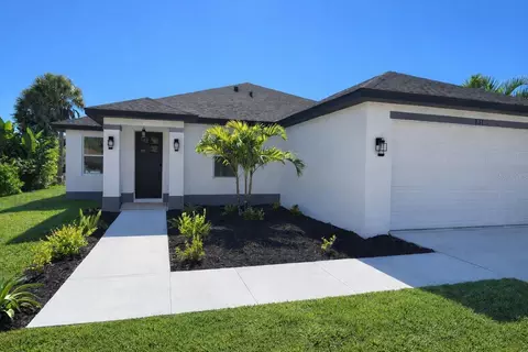 131 Kings Dr, Rotonda West, FL 33947