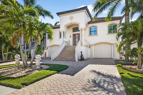 105 Wimbledon Ct, Redington Shores, FL 33708
