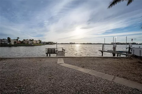 1425 Corey Way S, South Pasadena, FL 33707