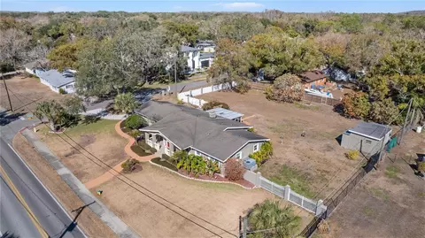 3909 Hudson Ln, Tampa, FL 33618