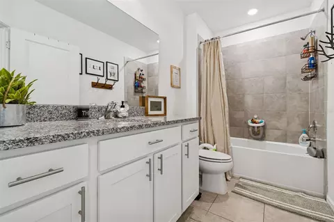 Bath - 11855 Armada Way, Parrish, FL 34219 photo 1 of 3