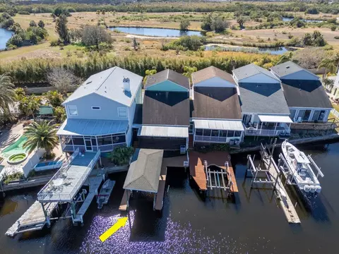 5313 Boardwalk St, Holiday, FL 34690