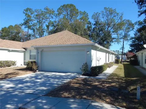 5632 Autumn Shire Dr, Zephyrhills, FL 33541