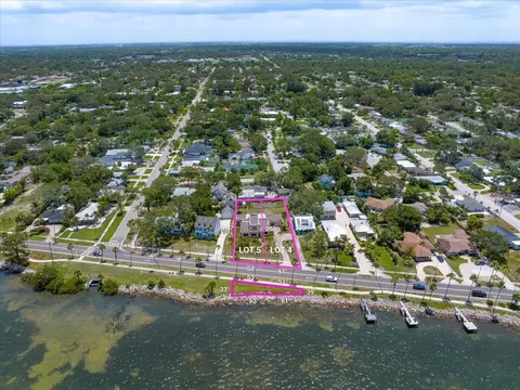 43 Edgewater Dr, Dunedin, FL 34698