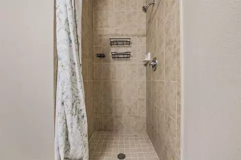 Bath - 12044 Elgin Blvd, Spring Hill, FL 34608 photo 2 of 3